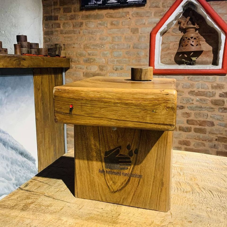 Automatic hand sanitizer unit